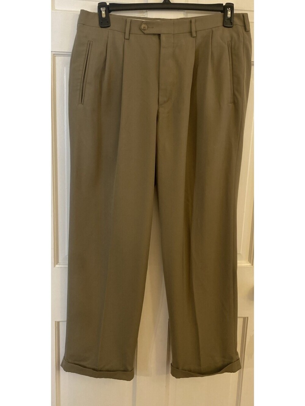 Claiborne Men's Pleated Front Khaki Pants Size 36x30 Cuffed Hem